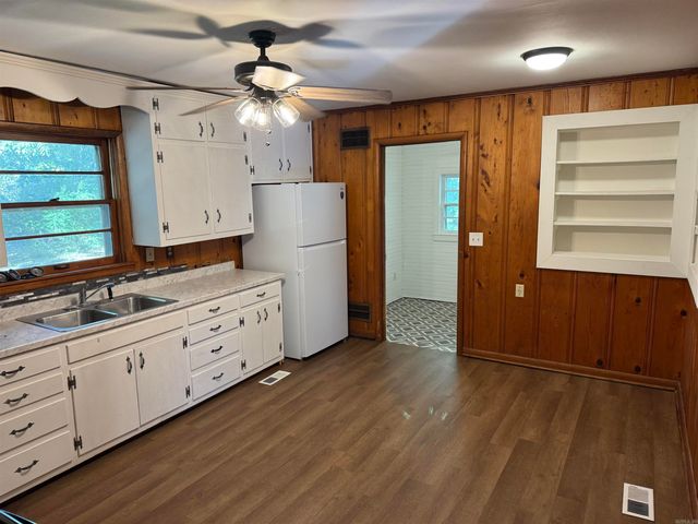 100 E Lincoln, Searcy, AR 72143