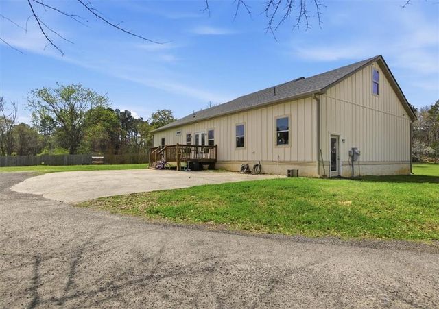 495 Lees Lake Road, Fayetteville, GA 30214