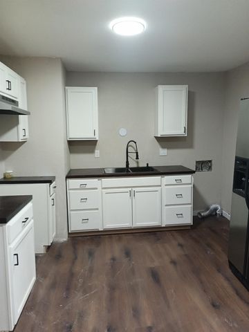 78 Saskatchewan Dr, Cherokee Village, AR 72529