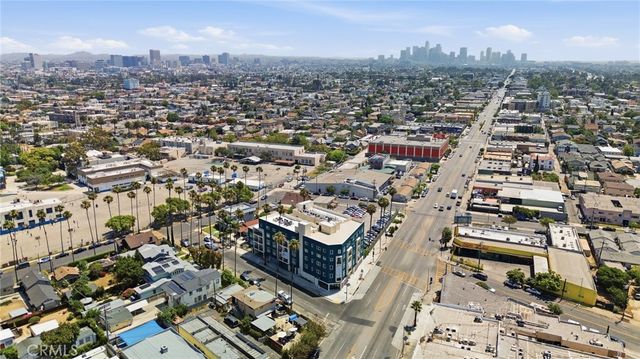 1818 S Norton Avenue 402, Los Angeles, CA 90018