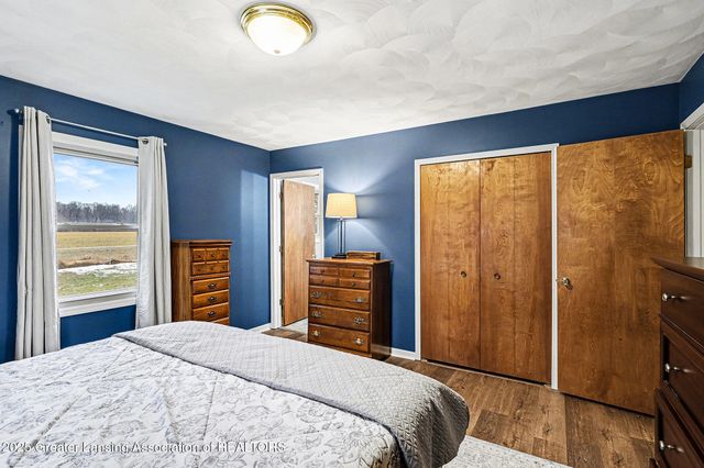 10210 Barnes Road, Eaton Rapids, MI 48827