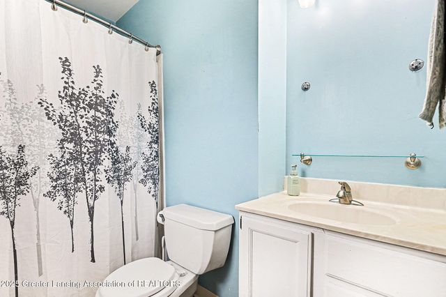 10210 Barnes Road, Eaton Rapids, MI 48827