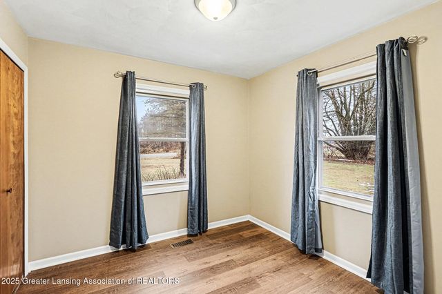 10210 Barnes Road, Eaton Rapids, MI 48827