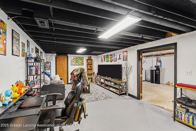 10210 Barnes Road, Eaton Rapids, MI 48827