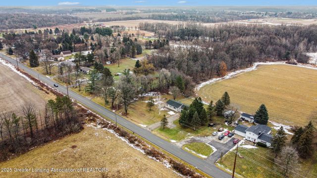 10210 Barnes Road, Eaton Rapids, MI 48827