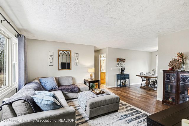 10210 Barnes Road, Eaton Rapids, MI 48827