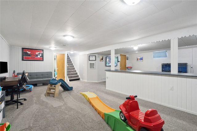 330 26th Street NW, Cedar Rapids, IA 52405