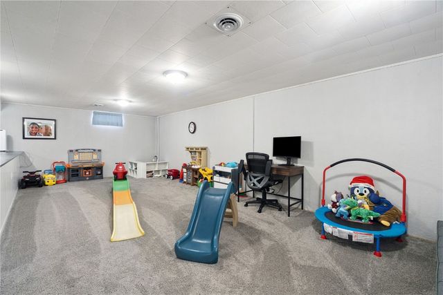 330 26th Street NW, Cedar Rapids, IA 52405