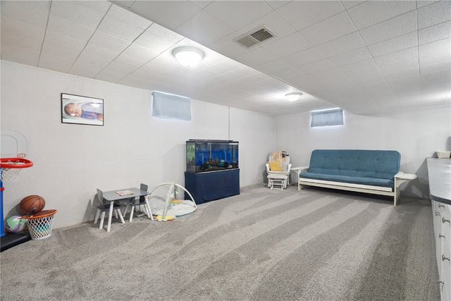 330 26th Street NW, Cedar Rapids, IA 52405