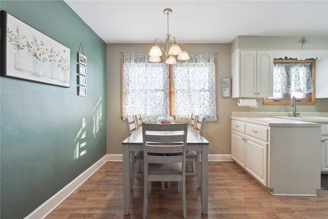 330 26th Street NW, Cedar Rapids, IA 52405