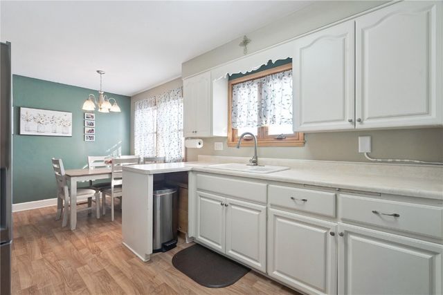 330 26th Street NW, Cedar Rapids, IA 52405