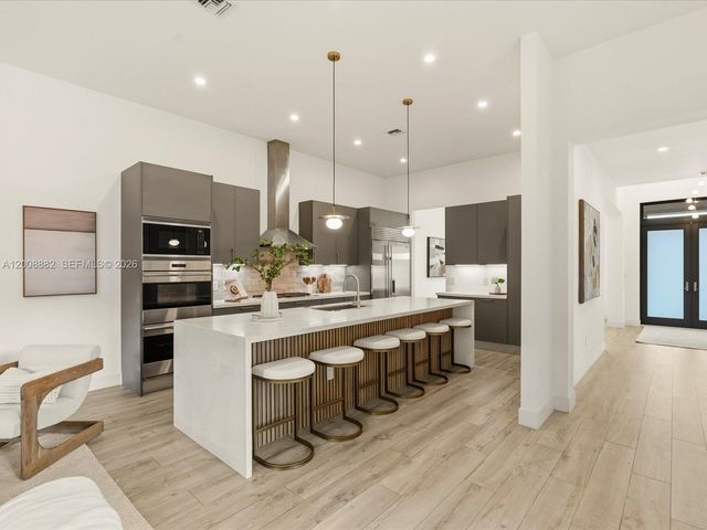 3439 N Brookfield Cir N, Hollywood, FL 33312