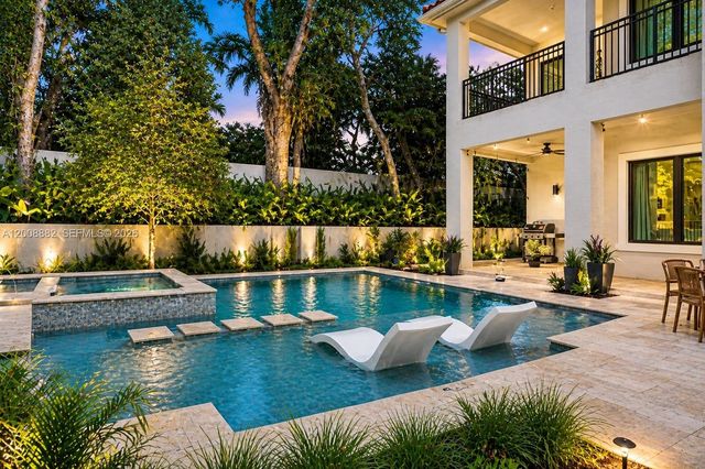 3439 N Brookfield Cir N, Hollywood, FL 33312