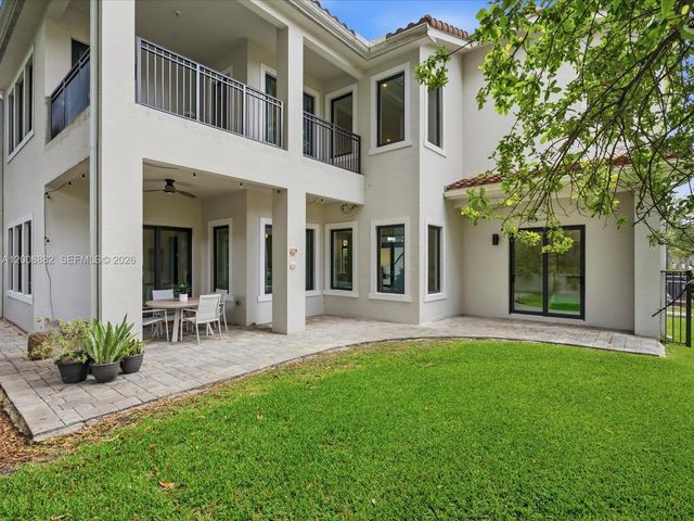 3439 N Brookfield Cir N, Hollywood, FL 33312