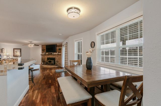 810 S 14th Avenue, Ozark, MO 65721