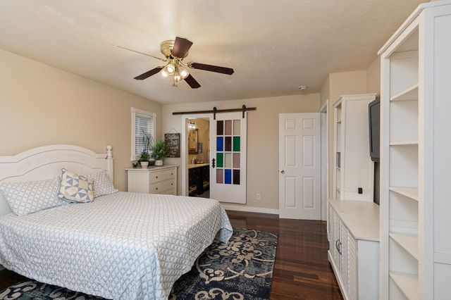 810 S 14th Avenue, Ozark, MO 65721