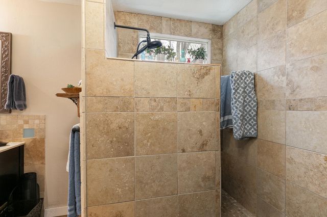 810 S 14th Avenue, Ozark, MO 65721