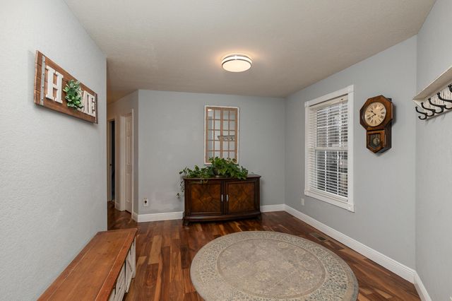 810 S 14th Avenue, Ozark, MO 65721