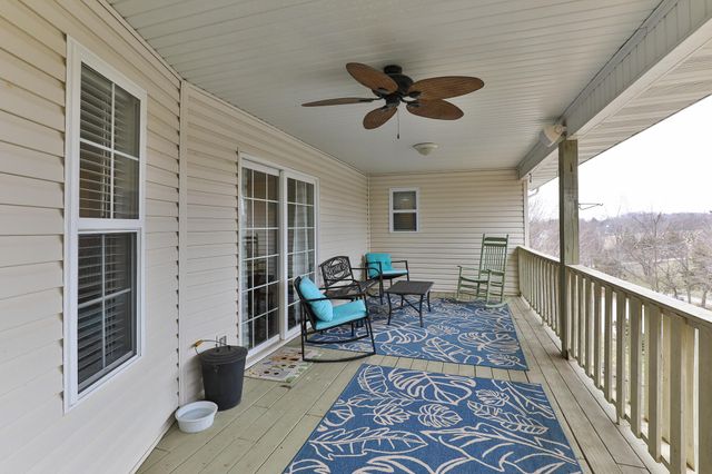 810 S 14th Avenue, Ozark, MO 65721