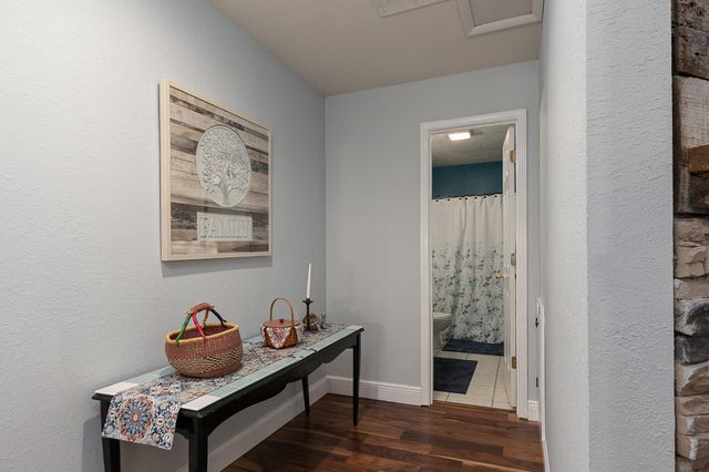 810 S 14th Avenue, Ozark, MO 65721