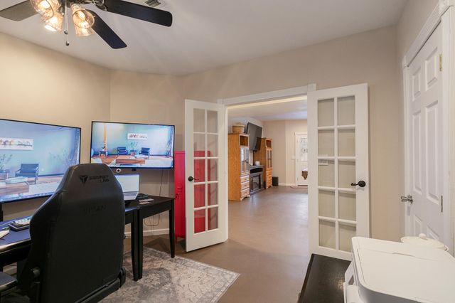 810 S 14th Avenue, Ozark, MO 65721