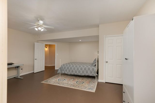 810 S 14th Avenue, Ozark, MO 65721