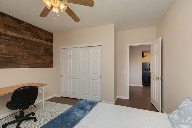 810 S 14th Avenue, Ozark, MO 65721