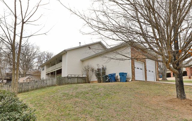 810 S 14th Avenue, Ozark, MO 65721