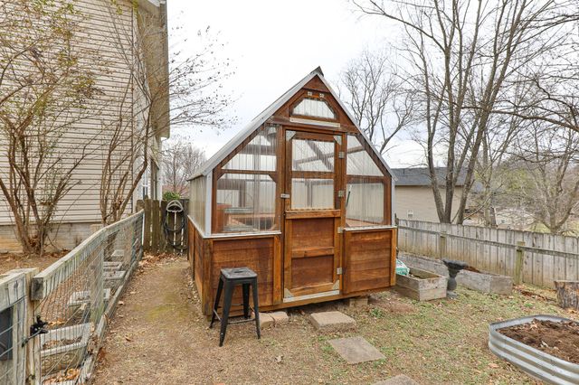 810 S 14th Avenue, Ozark, MO 65721