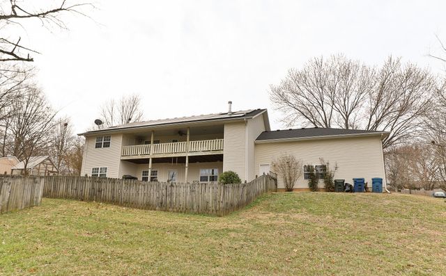 810 S 14th Avenue, Ozark, MO 65721