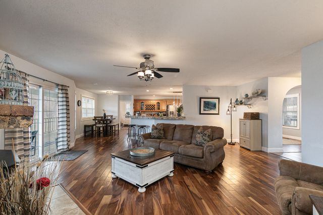 810 S 14th Avenue, Ozark, MO 65721