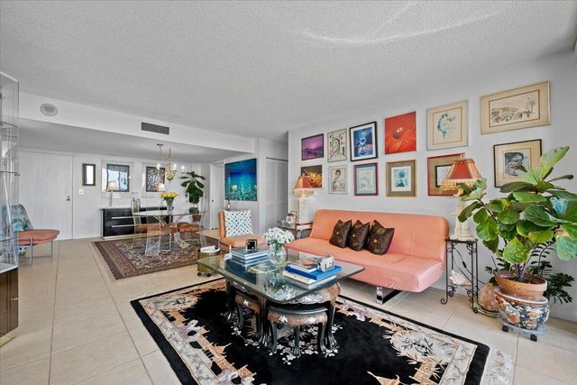 2400 Presidential Way 1005, West Palm Beach, FL 33401