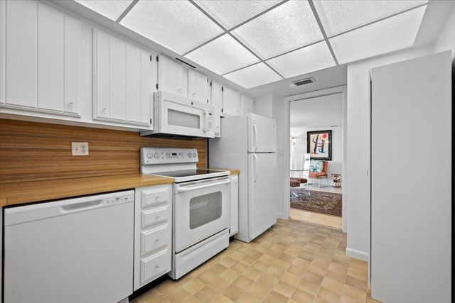 2400 Presidential Way 1005, West Palm Beach, FL 33401