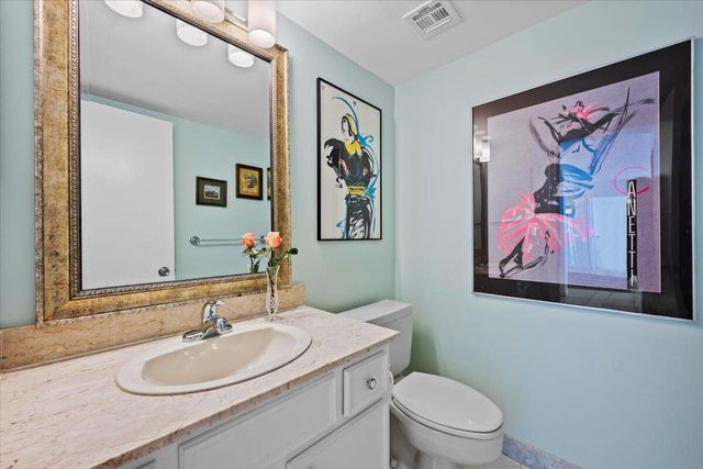 2400 Presidential Way 1005, West Palm Beach, FL 33401