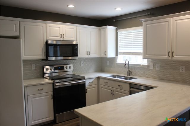 7710 Fallen Pine Street, Converse, TX 78109