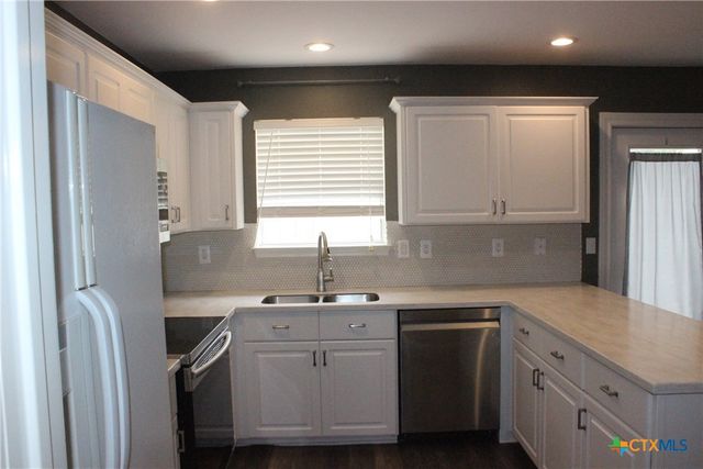 7710 Fallen Pine Street, Converse, TX 78109