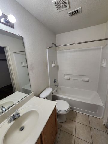 5525 Parkview Hills Lane, Fort Worth, TX 76179