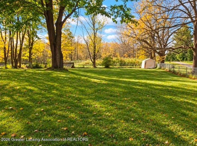 1075 N Michigan Road, Eaton Rapids, MI 48827