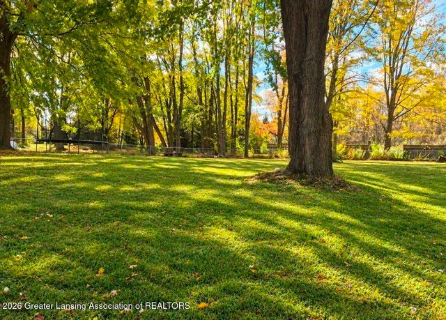 1075 N Michigan Road, Eaton Rapids, MI 48827