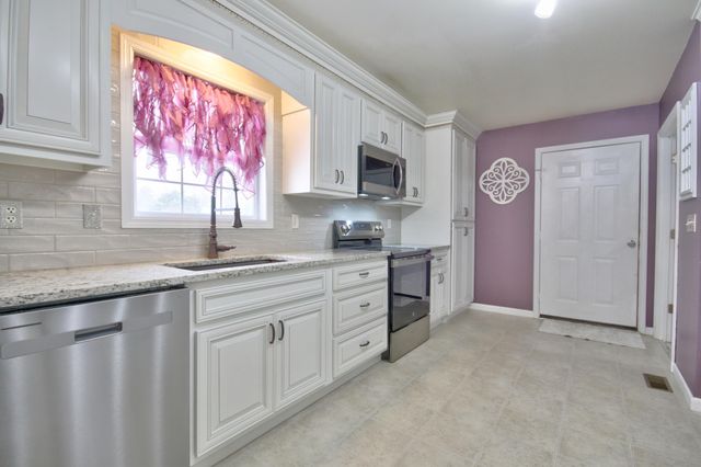 28 Lakepointe Drive, Corbin, KY 40701