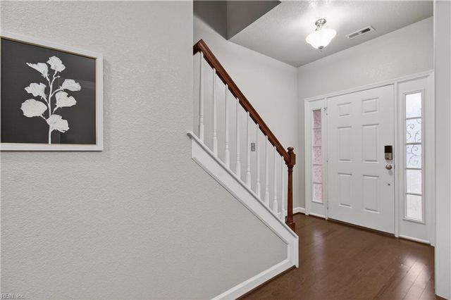 849 Brightleaf PL, Chesapeake, VA 23320