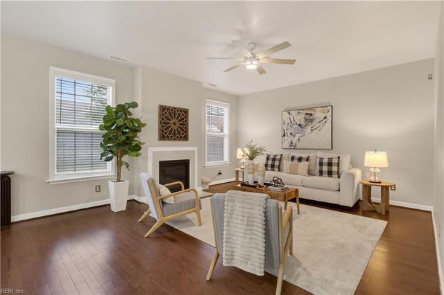 849 Brightleaf PL, Chesapeake, VA 23320