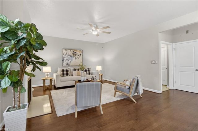 849 Brightleaf PL, Chesapeake, VA 23320