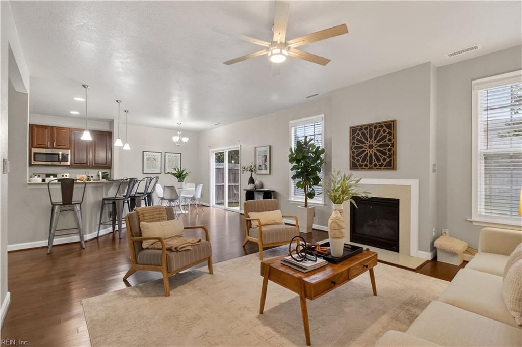 849 Brightleaf PL, Chesapeake, VA 23320