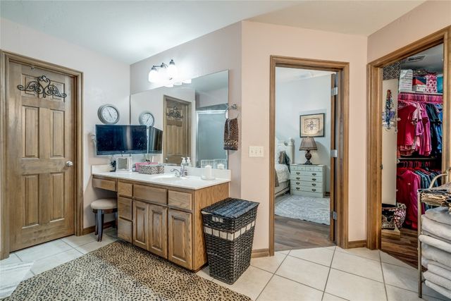 12254 Red Bud Valley, Guthrie, OK 73044