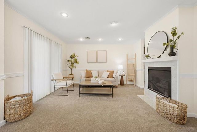 10367 Azuaga 162, San Diego, CA 92129