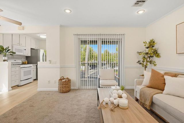 10367 Azuaga 162, San Diego, CA 92129