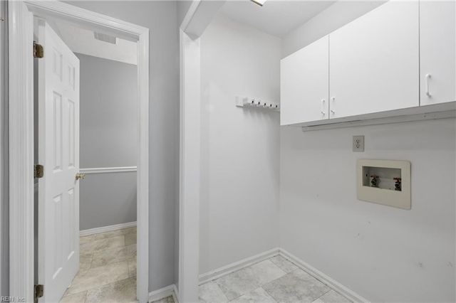 4 Faye DR, Smithfield, VA 23430