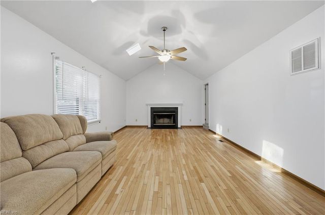 4 Faye DR, Smithfield, VA 23430