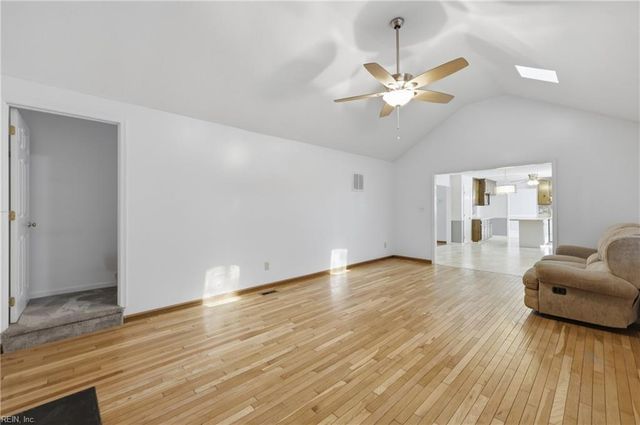 4 Faye DR, Smithfield, VA 23430